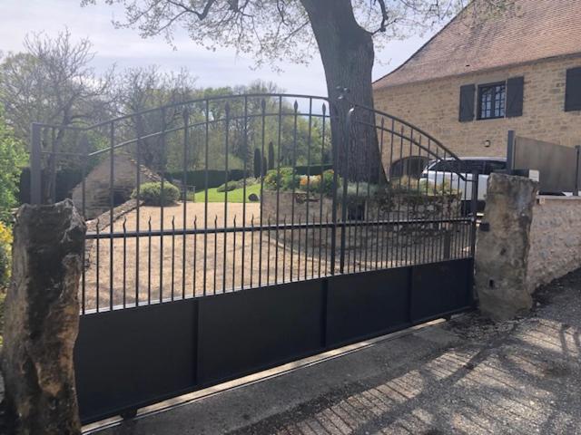Thégra Agreable Chambre D Hote Avec Piscine Et Jacuzzi מראה חיצוני תמונה
